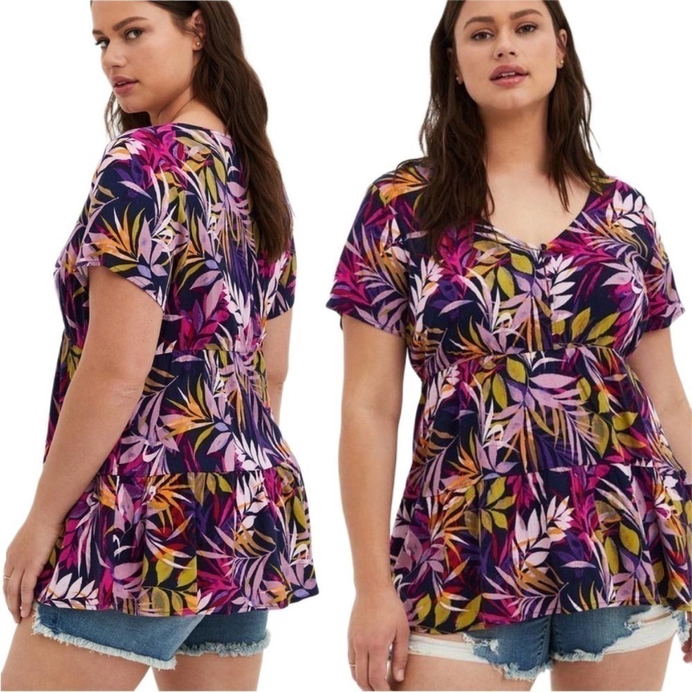 Torrid Multi Colored Tropical Hawaiian Leaves Knit Short Sleeve Purple Blouse